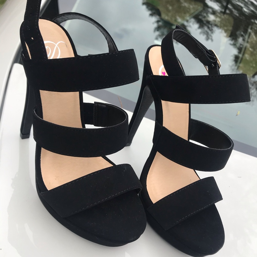 Black sandal heels